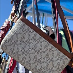 Michael Kors Tan Crossbody bag